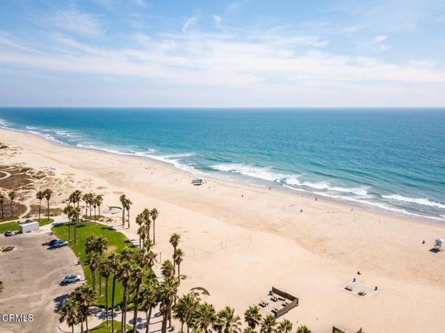 302 Harbor Breeze Drive, Port Hueneme CA: https://media.crmls.org/mediaz/5c9047ef-d176-46b2-9983-3eee605fc77c.jpg