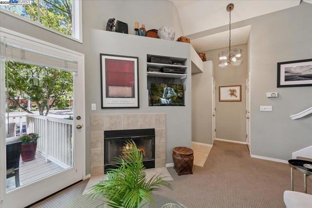 4682 Central Pkwy, Dublin CA: https://media.crmls.org/mediaz/5c904f6d-82f3-4f48-ac6b-7a58dcae56aa.jpg