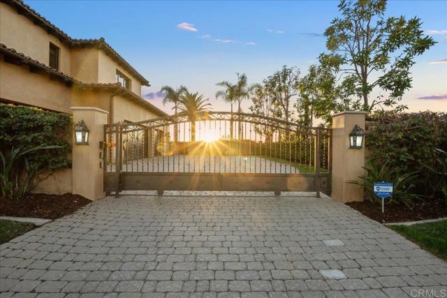 5015 Rancho Quinta Bend, San Diego CA: https://media.crmls.org/mediaz/5c918c02-bcf3-4f1b-ab83-8a6b7a308781.jpg
