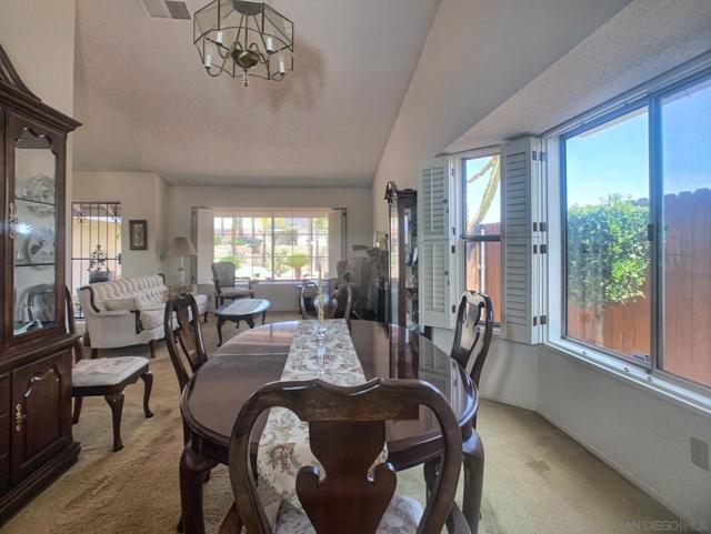 2552 Wind River Rd, El Cajon CA: https://media.crmls.org/mediaz/5c923d15-9e2c-44e5-827e-ee2812490346.jpg