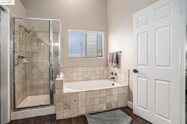 2167 Saint Andrews Ct, Discovery Bay CA: https://media.crmls.org/mediaz/5c92f883-68b5-4b74-9dfd-34882683108a.jpg