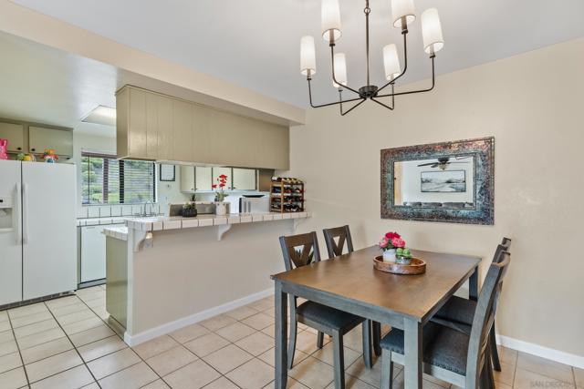9757 Caminito Cuadro, San Diego CA: https://media.crmls.org/mediaz/5c96189d-8a65-4f41-b07f-7c73e049fc49.jpg