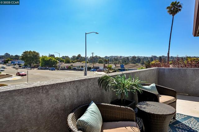 22095 Betlen Way, Hayward CA: https://media.crmls.org/mediaz/5c9649e2-9bf7-46d6-b62d-ee8d4ba35a10.jpg