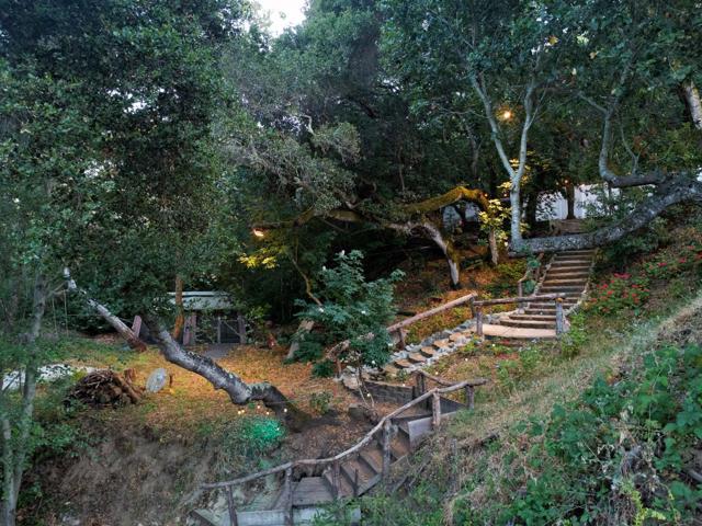 81 E Garzas Road, Carmel Valley CA: https://media.crmls.org/mediaz/5c977014-cf1c-458f-8243-426f20fce7cb.jpg
