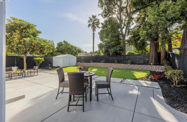 1568 Fallen Leaf Dr, Milpitas CA: https://media.crmls.org/mediaz/5c97b5b8-3514-4331-8b13-2588d1205f7c.jpg