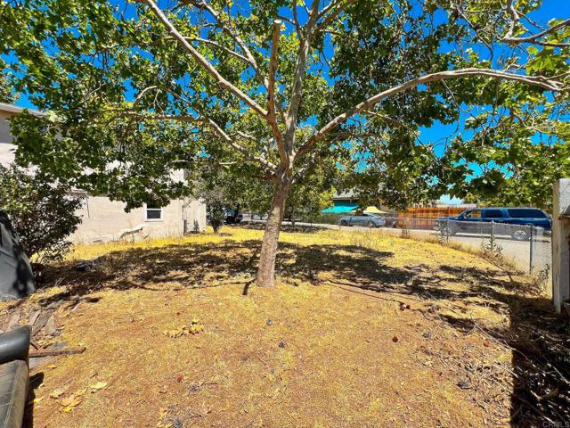 Detail Gallery Image 11 of 21 For 2150 Michael Ave, Stockton,  CA 95206 - 5 Beds | 2 Baths