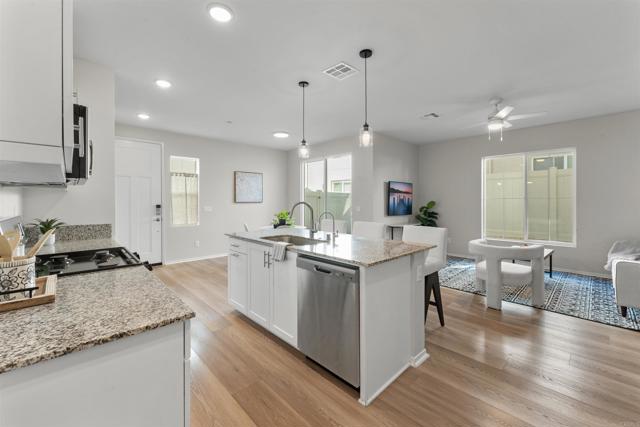 Detail Gallery Image 4 of 39 For 212 Perennial Pl, Fallbrook,  CA 92028 - 3 Beds | 2/1 Baths