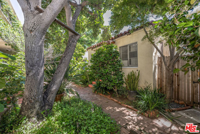 1427 Euclid Street photo 6