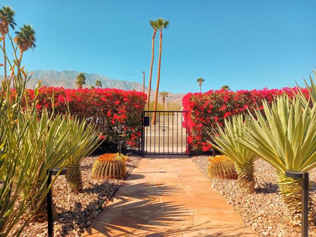 2200 E Acacia, Palm Springs CA: https://media.crmls.org/mediaz/5c9ad93e-1915-4c58-b7e6-d36157f44301.jpg