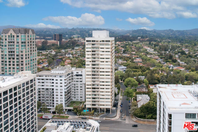 10701 Wilshire Boulevard, Los Angeles CA: https://media.crmls.org/mediaz/5c9addaf-3926-4dfe-8aea-ccb719e7468e.jpg