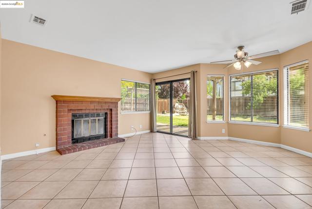 4820 RIDGEVIEW DRIVE, Antioch CA: https://media.crmls.org/mediaz/5c9af31d-3caf-46cd-9b06-68d74f08aa47.jpg