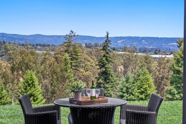 350 Windsong Way, Watsonville CA: https://media.crmls.org/mediaz/5c9b08eb-32d4-41dc-aa69-c06619fb522e.jpg
