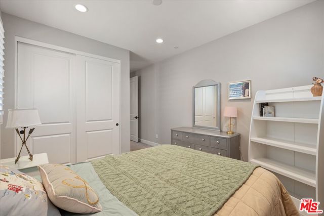 14624 Mccormick Street, Sherman Oaks CA: https://media.crmls.org/mediaz/5c9b877d-e1fc-435f-9cbb-c14434799b8a.jpg