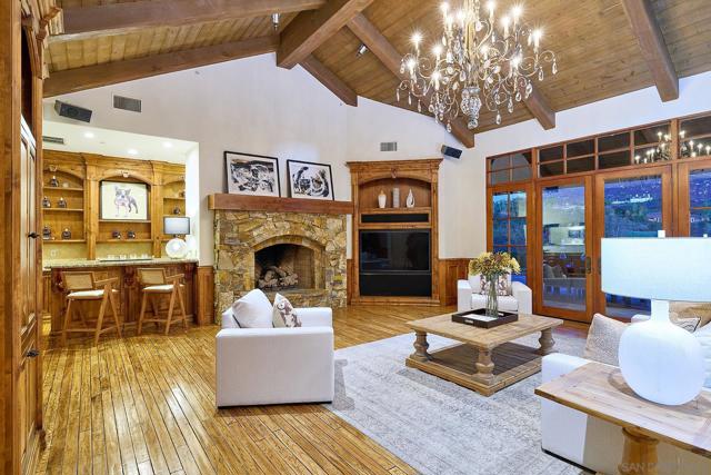 14155 Biscayne Pl, Poway CA: https://media.crmls.org/mediaz/5c9bd346-9cda-4e18-9d3b-2990f1f84e52.jpg