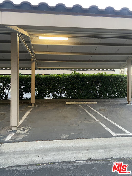 675 Oak Run Trail, Oak Park CA: https://media.crmls.org/mediaz/5c9c7645-9726-439c-b285-ad080e1bacd5.jpg