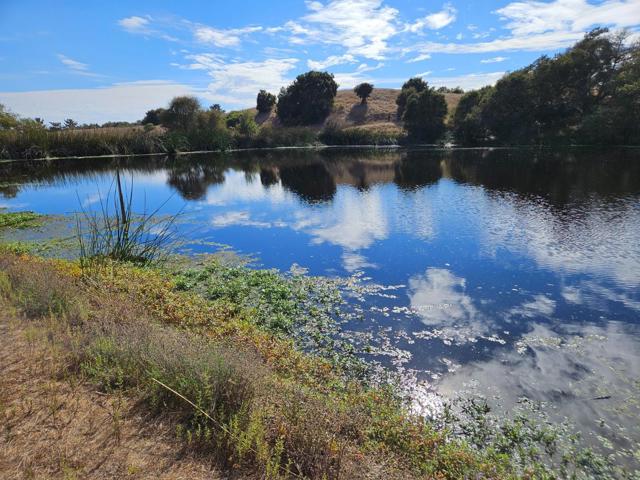211 Smith Road, Watsonville CA: https://media.crmls.org/mediaz/5c9c8966-6f7a-4b69-9ccb-859e6deeea99.jpg