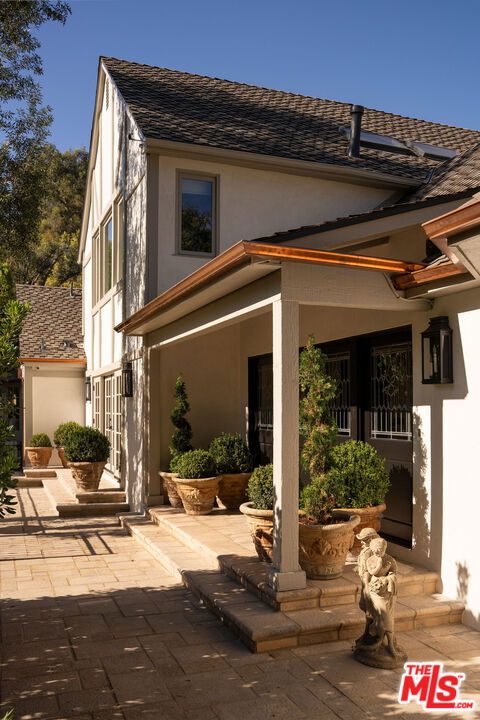 6 Bed Home for Sale in Los Angeles, California