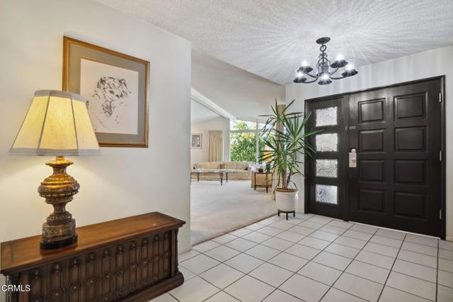 262 Crestwood Avenue, Ventura CA: https://media.crmls.org/mediaz/5c9d228d-3ce4-4b82-aa03-d8991d96bc53.jpg