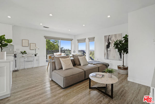 5549 Onacrest Drive, Los Angeles CA: https://media.crmls.org/mediaz/5c9e02f2-b0ff-4353-b8ad-1110f80c7891.jpg