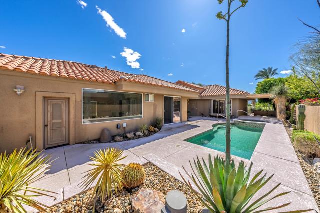57 Pine Valley Drive, Rancho Mirage CA: https://media.crmls.org/mediaz/5c9e1dbb-dfb2-4211-9c8c-706754644d34.jpg