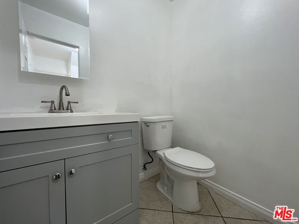 https://media.crmls.org/mediaz/5c9e44fc-1cdb-4d10-b5e7-d5d7fff8dcc3.jpg?preset=X-Large