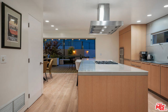 2742 Creston Drive, Los Angeles CA: https://media.crmls.org/mediaz/5c9ed035-b010-4be3-a415-5808aa187ded.jpg