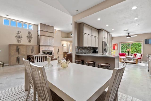 54175 Avenida Madero, La Quinta CA: https://media.crmls.org/mediaz/5c9eedf7-5a4c-43b4-8561-28f5d328565e.jpg