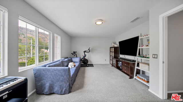 19638 Kilfinan Street, Porter Ranch CA: https://media.crmls.org/mediaz/5c9f2c56-4e66-44b7-92db-77ad508c77a0.jpg