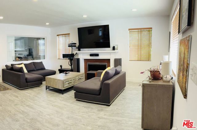 4938 Imlay Avenue, Culver City CA: https://media.crmls.org/mediaz/5c9f5cf1-3bb9-4d57-8055-e6146ff3a0a2.jpg