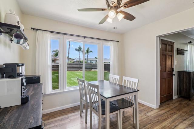 Detail Gallery Image 3 of 31 For 915 Crest View Rd, Vista,  CA 92081 - 3 Beds | 2 Baths