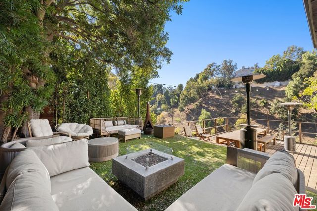 1311 Braeridge Drive, Beverly Hills CA: https://media.crmls.org/mediaz/5c9ff3e4-e359-453f-9561-9a3764a922ae.jpg