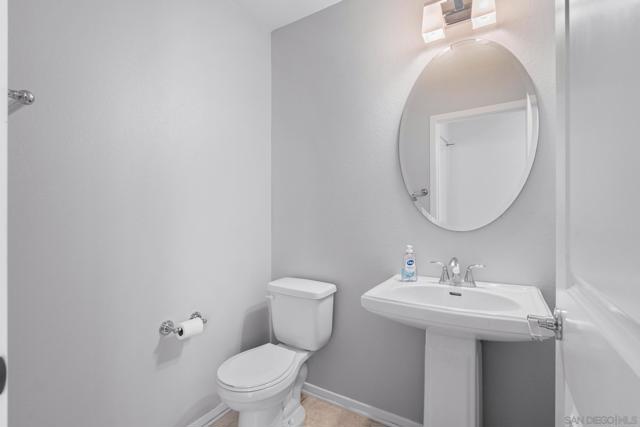 316 Antoni Glen, Escondido CA: https://media.crmls.org/mediaz/5ca06e35-f9cb-4985-8aea-511e48e101b5.jpg