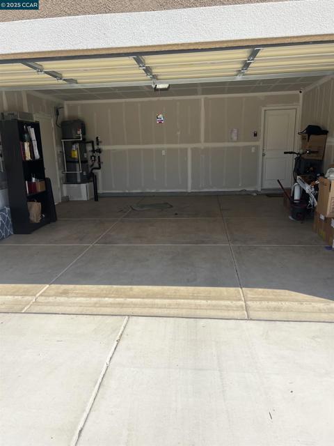 627 Elizabeth Ct, Merced CA: https://media.crmls.org/mediaz/5ca090a7-7928-47db-bf44-9de4d12a4af7.jpg