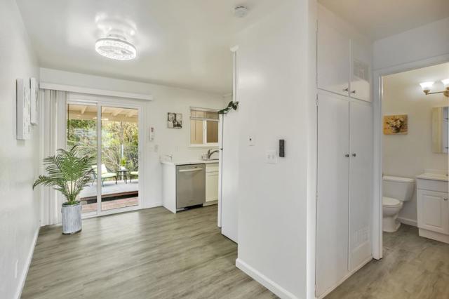 10357 Greenwood Court, Cupertino CA: https://media.crmls.org/mediaz/5ca09bfb-ada7-4d2e-afcd-c16832aa5481.jpg