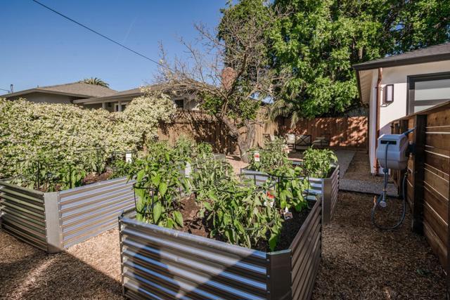 308 B Street, Redwood City CA: https://media.crmls.org/mediaz/5ca0ba7d-4ad4-4aba-ae08-406c38d1fa40.jpg