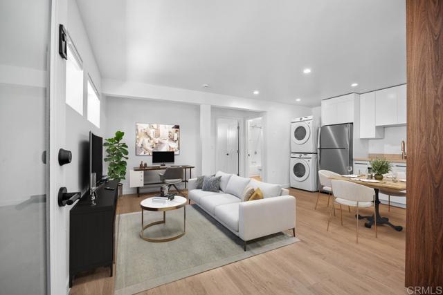587 Melba Road, Encinitas CA: https://media.crmls.org/mediaz/5ca10bef-e1e7-4c17-9f7f-1e1b0ddfc1ce.jpg