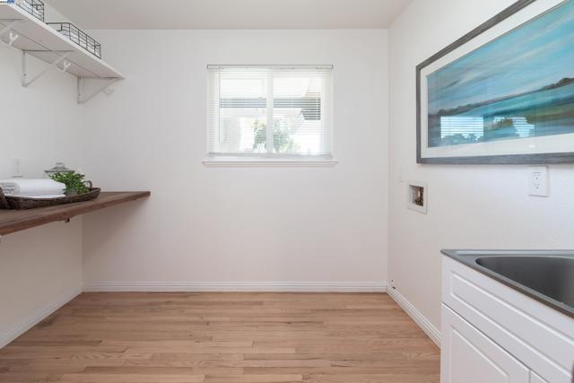 5268 Keeler Ct, Fremont CA: https://media.crmls.org/mediaz/5ca11111-6a9b-46a2-bf1d-8811dd5a6b26.jpg