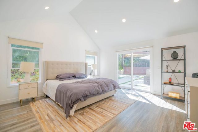 2760 E Glenoaks Boulevard, Glendale CA: https://media.crmls.org/mediaz/5ca119d9-fee1-4d2d-a253-e258e6a944c5.jpg