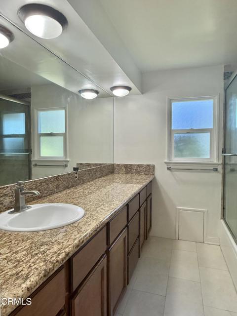 Detail Gallery Image 16 of 23 For 5212 New York Ave Ave, Glendale,  CA 91214 - 4 Beds | 2/1 Baths