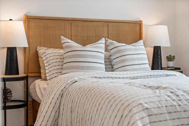17 30th Street, San Francisco CA: https://media.crmls.org/mediaz/5ca28711-1ebe-4ca2-a333-6e801e8ab4a0.jpg