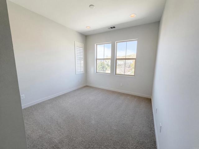 Detail Gallery Image 18 of 36 For 951 Camino Aldea, Chula Vista,  CA 91913 - 4 Beds | 3 Baths