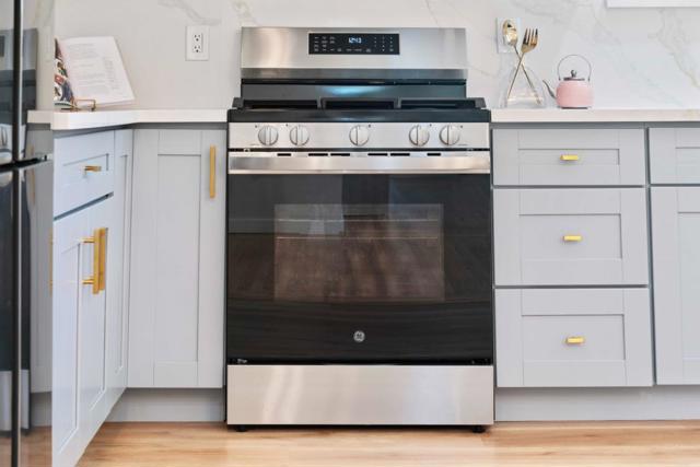 455 Lloyd Avenue, San Leandro CA: https://media.crmls.org/mediaz/5ca30ba3-169a-493c-bd16-798206be5a31.jpg