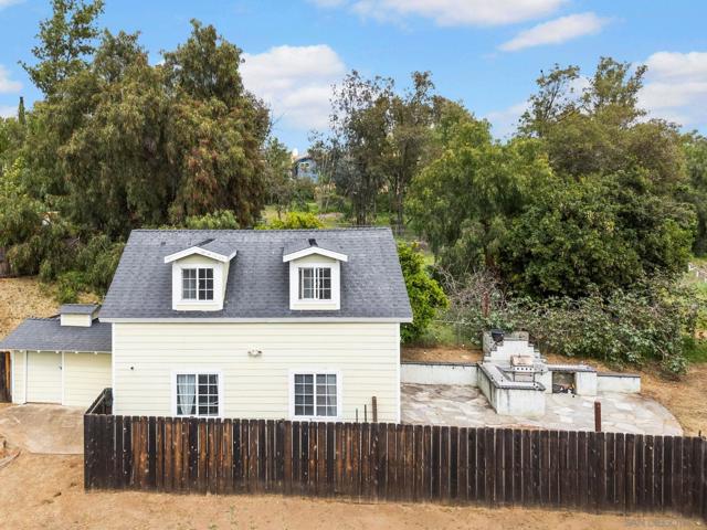 11507 Pinehurst Drive, Lakeside CA: https://media.crmls.org/mediaz/5ca335fa-9f90-492c-a8ca-540774b830cc.jpg