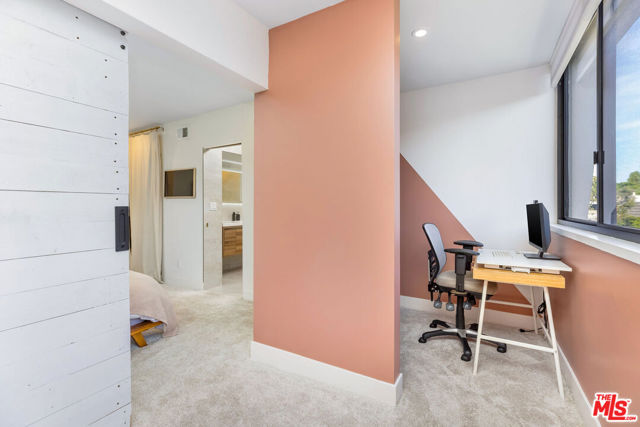 4734 La Villa Marina, Marina del Rey CA: https://media.crmls.org/mediaz/5ca33be2-2a93-464a-8e17-8953ee3350b1.jpg