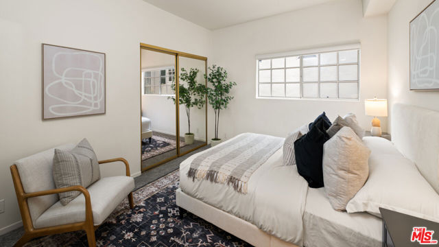 10627 Ashton Avenue, Los Angeles CA: https://media.crmls.org/mediaz/5ca341cb-0130-4f7a-98b1-368b9479bf51.jpg