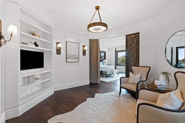 2574 Muirfields Drive, Carlsbad CA: https://media.crmls.org/mediaz/5ca3a756-47e6-4ca5-97e2-dd12e13c9808.jpg
