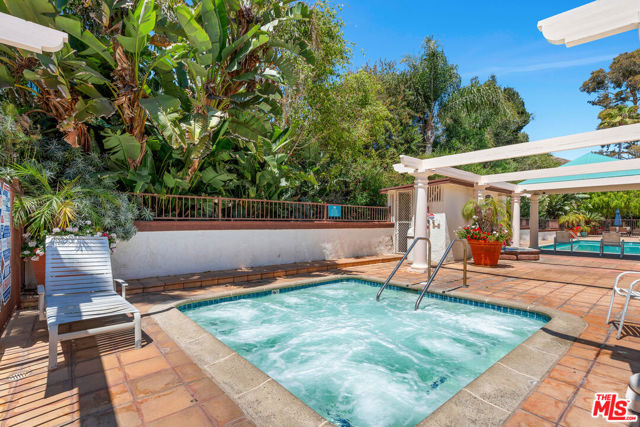 26664 Seagull Way, Malibu CA: https://media.crmls.org/mediaz/5ca3d030-7b95-4936-a760-a6829948bff1.jpg