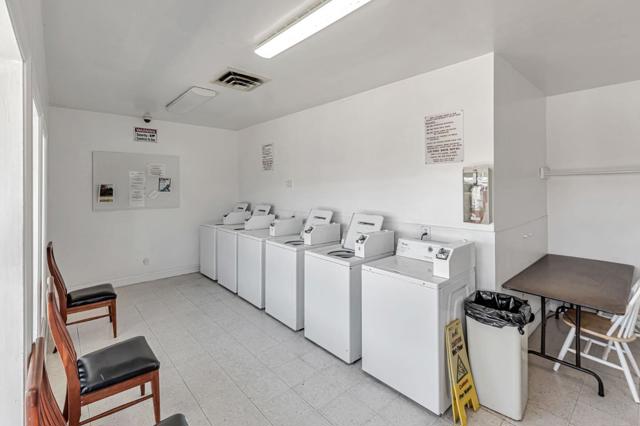 200 Burnett Avenue, Morgan Hill CA: https://media.crmls.org/mediaz/5ca427c8-df33-409e-9666-fdc71a3e0c4b.jpg