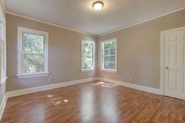 19 S Delaware Street, San Mateo CA: https://media.crmls.org/mediaz/5ca453b4-3c00-4890-99ee-470d5b707393.jpg