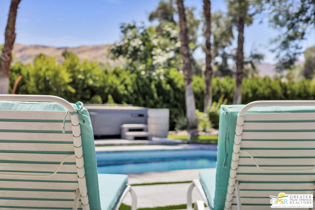 2566 S Calle Palo Fierro, Palm Springs CA: https://media.crmls.org/mediaz/5ca591fe-9357-462e-aefb-2642be1103c4.jpg
